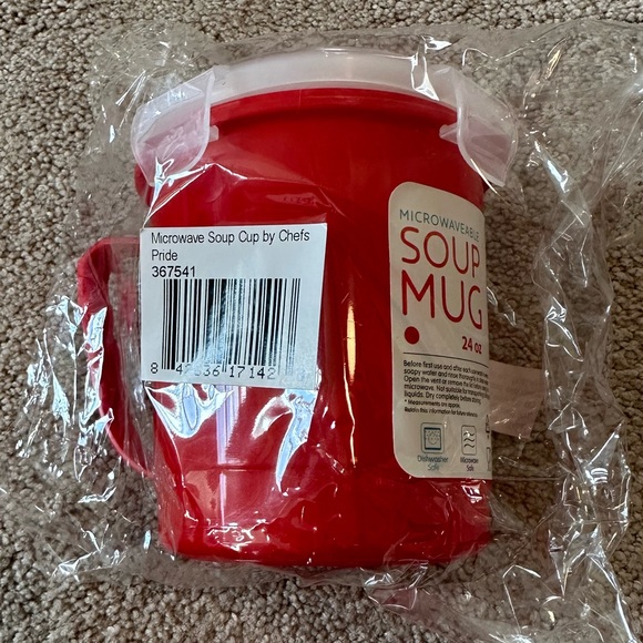 Miles Kimball 22-oz Microwave Soup Mug with Vented Lid by Chef's Pride - Picture 3 of 3